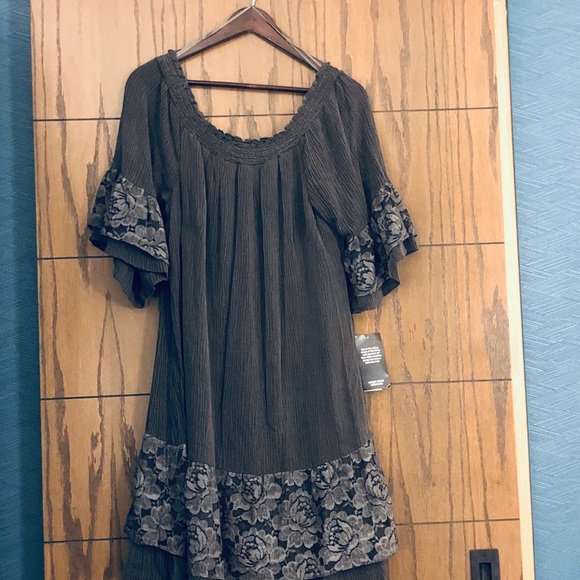 Robbie Bee Dress! - Picture 2 of 5